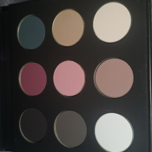 Makeup Forever 9 artist shadow palette - Picture 3 of 3